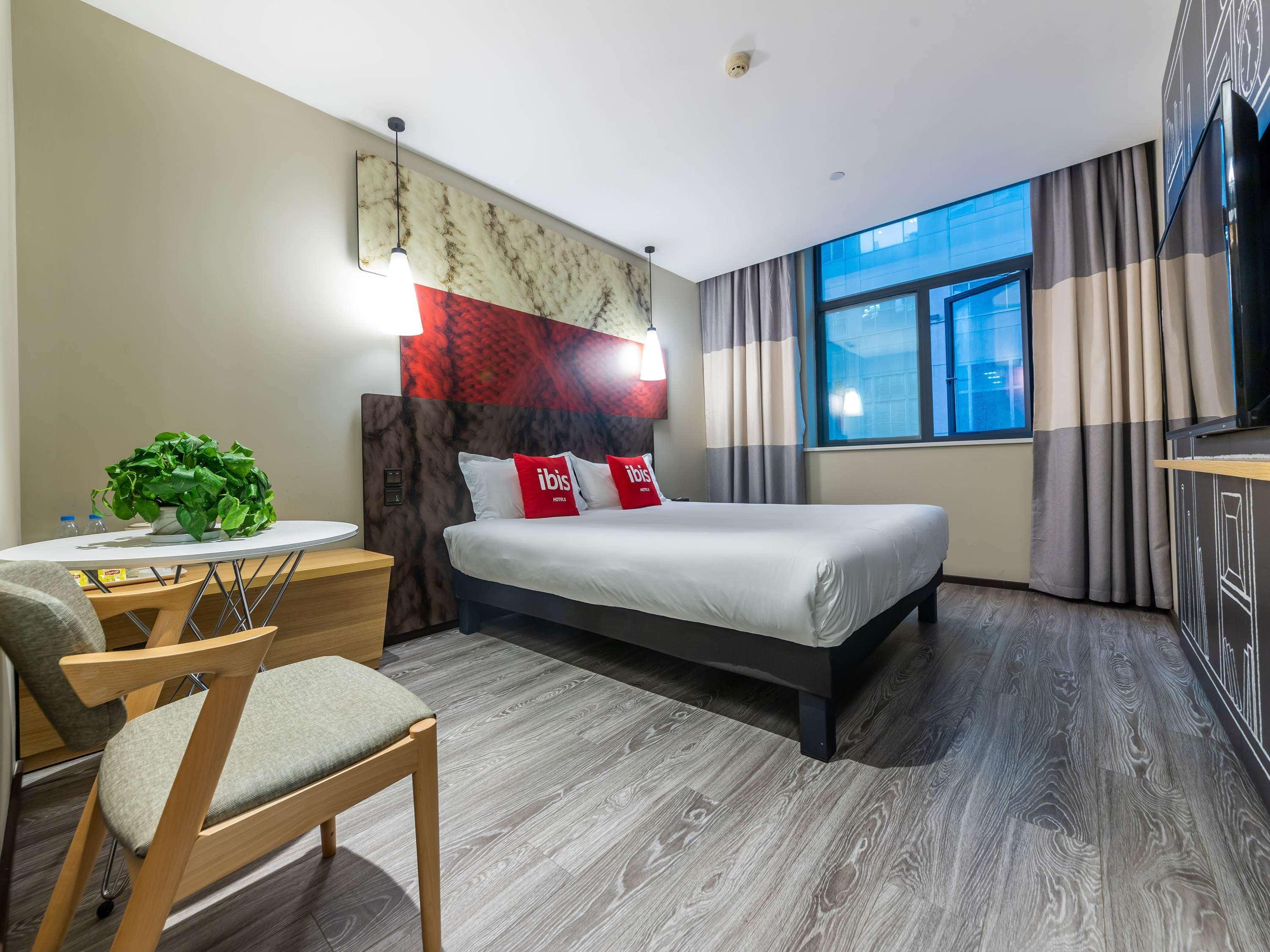 Ibis Chongqing Jiefangbei Pedestrian Street Hotel Exterior foto