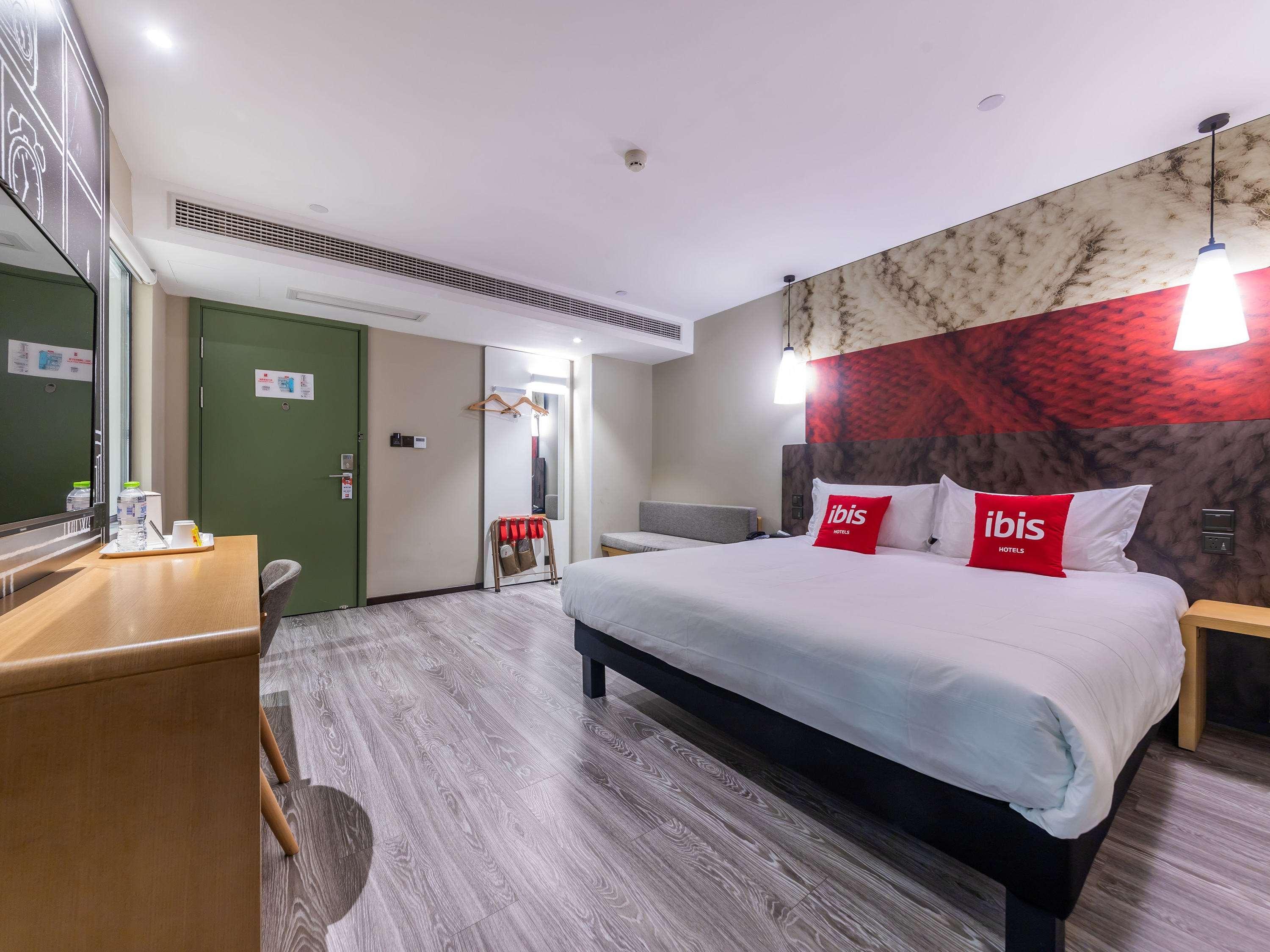 Ibis Chongqing Jiefangbei Pedestrian Street Hotel Exterior foto