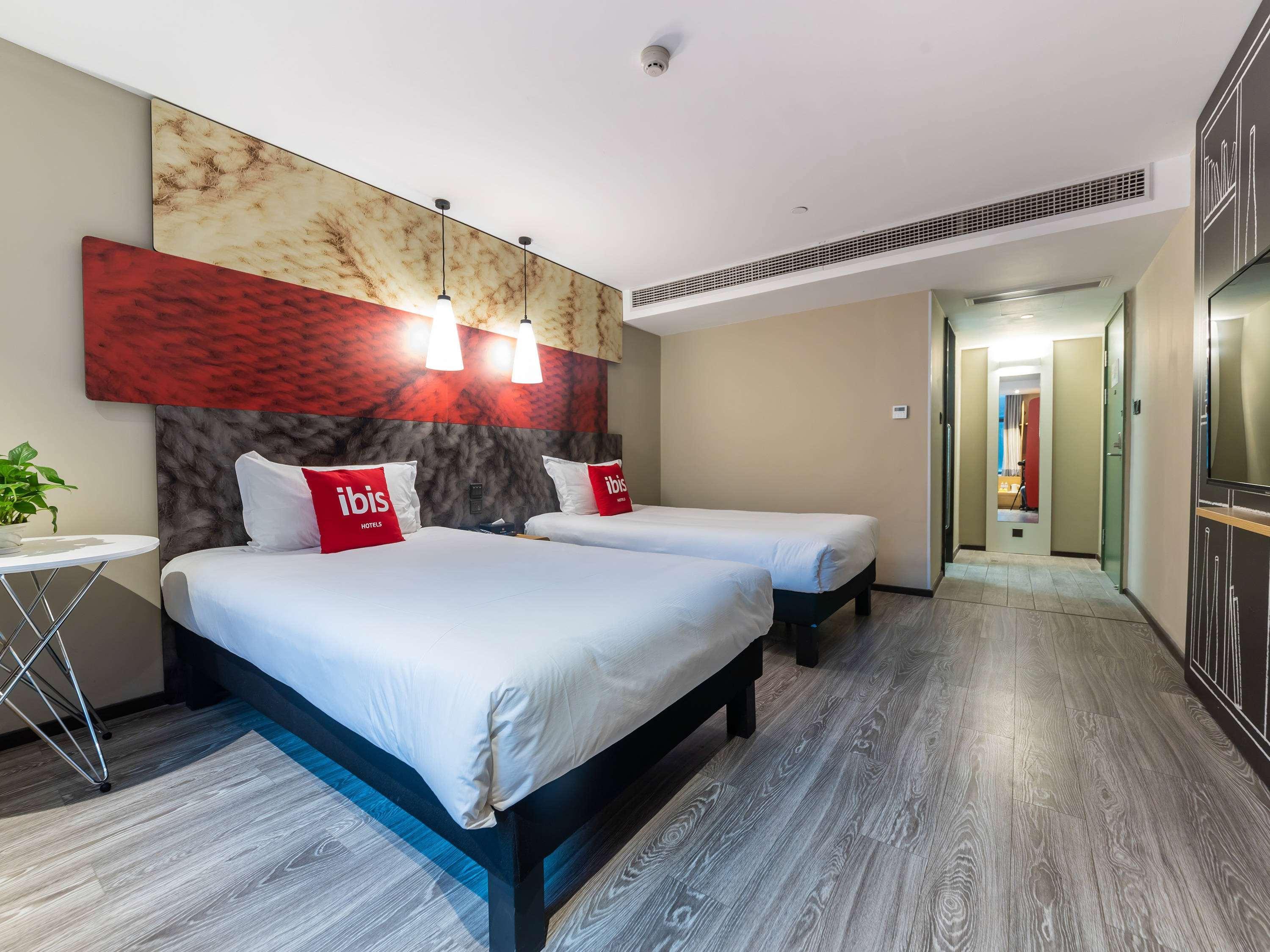 Ibis Chongqing Jiefangbei Pedestrian Street Hotel Exterior foto